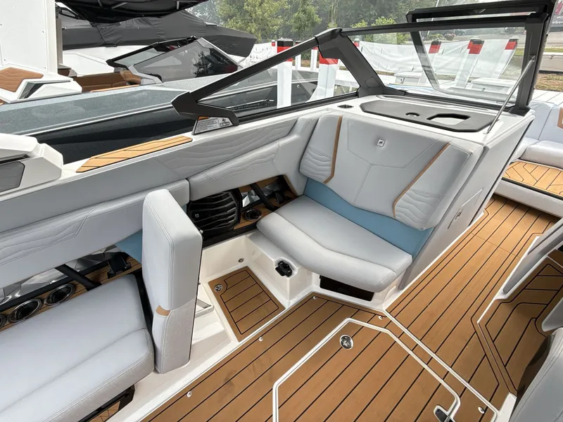 Slide: The Image of Nautique G23 2027 - 14