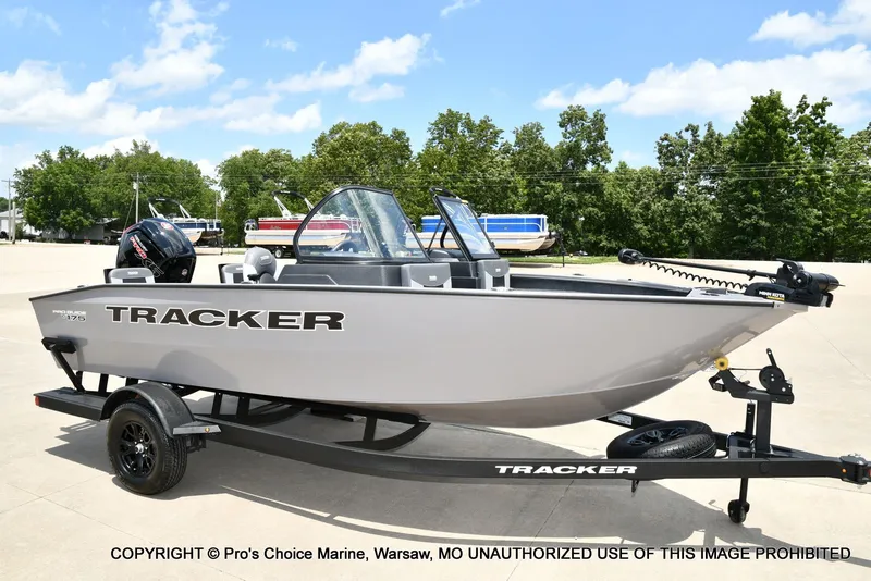 Slide: The Image of Tracker Pro Guide V-175 Combo 2027 - 79