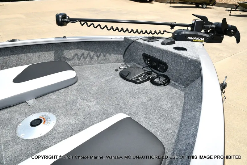 Slide: The Image of Tracker Pro Guide V-175 Combo 2027 - 6
