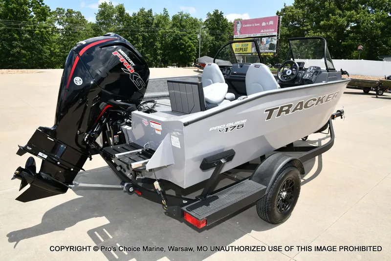 Slide: The Image of Tracker Pro Guide V-175 Combo 2027 - 84