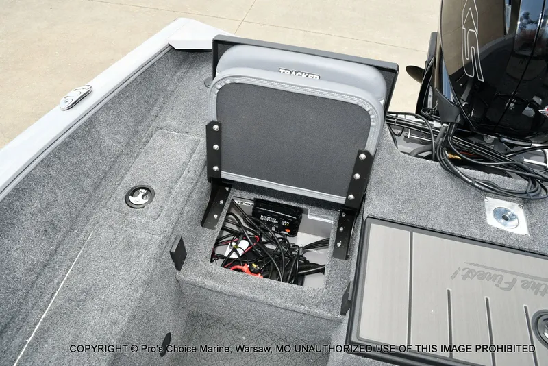 Slide: The Image of Tracker Pro Guide V-175 Combo 2027 - 60