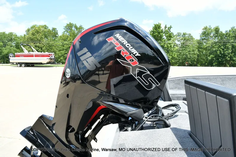 Slide: The Image of Tracker Pro Guide V-175 Combo 2027 - 86