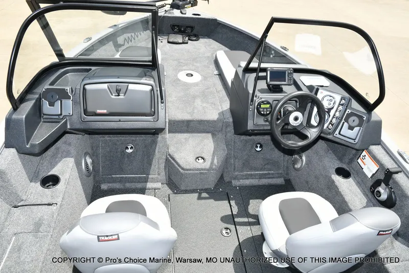 Slide: The Image of Tracker Pro Guide V-175 Combo 2027 - 31