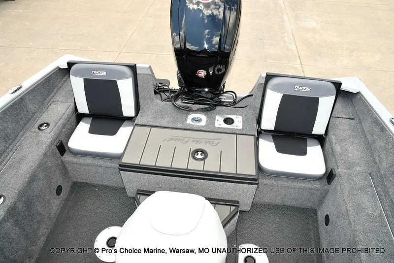 Slide: The Image of Tracker Pro Guide V-175 Combo 2027 - 58