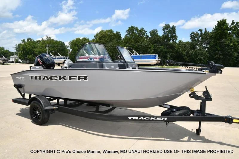 Slide: The Image of Tracker Pro Guide V-175 Combo 2027 - 83
