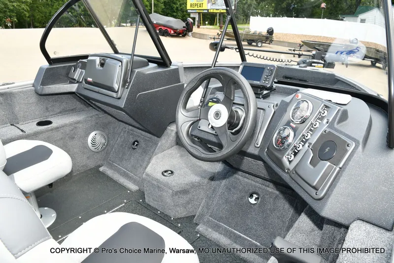 Slide: The Image of Tracker Pro Guide V-175 Combo 2027 - 5