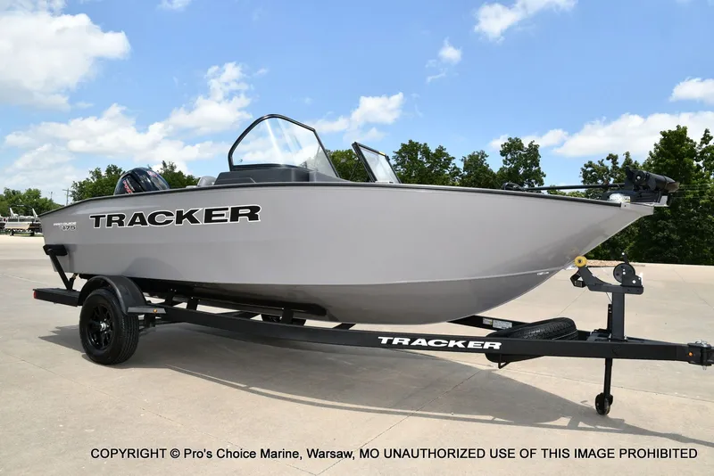 Slide: The Image of Tracker Pro Guide V-175 Combo 2027 - 82