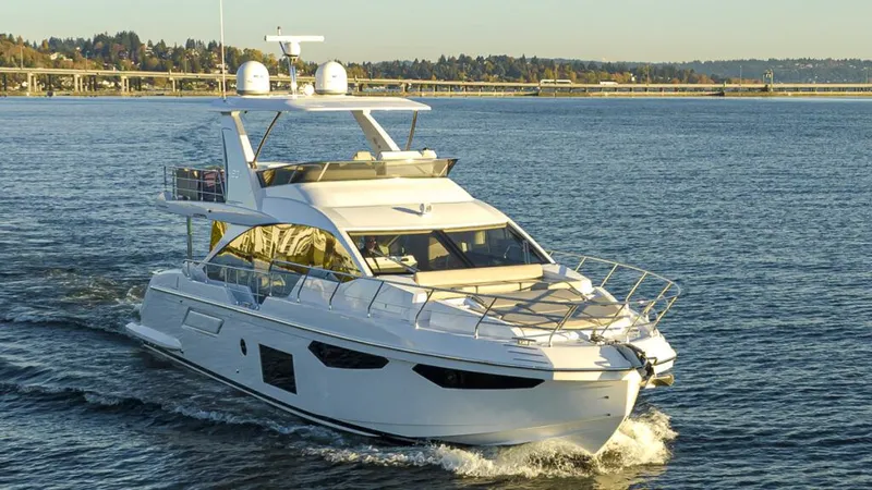 The Image of Azimut 60 Fly 2023 on the water - 0