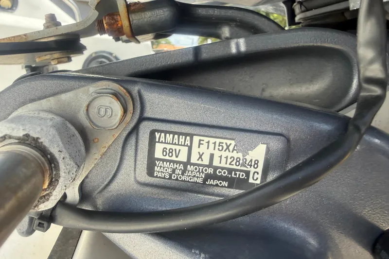 Slide: The Image of Yamaha outboard motor label on 2012 Hurricane SunDeck Sport 188 OB boat. - 19