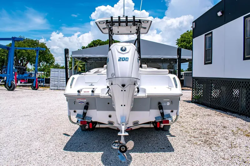 Slide: The Image of Sea Hunt Ultra 219 2027 - 3