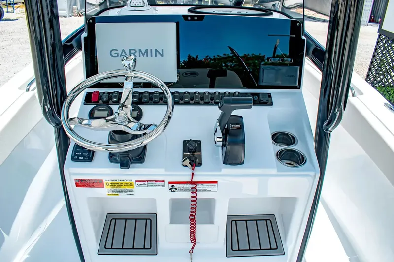 Slide: The Image of Sea Hunt Ultra 219 2027 - 12
