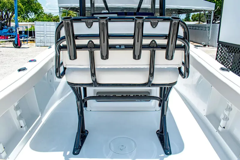 Slide: The Image of Sea Hunt Ultra 219 2027 - 11