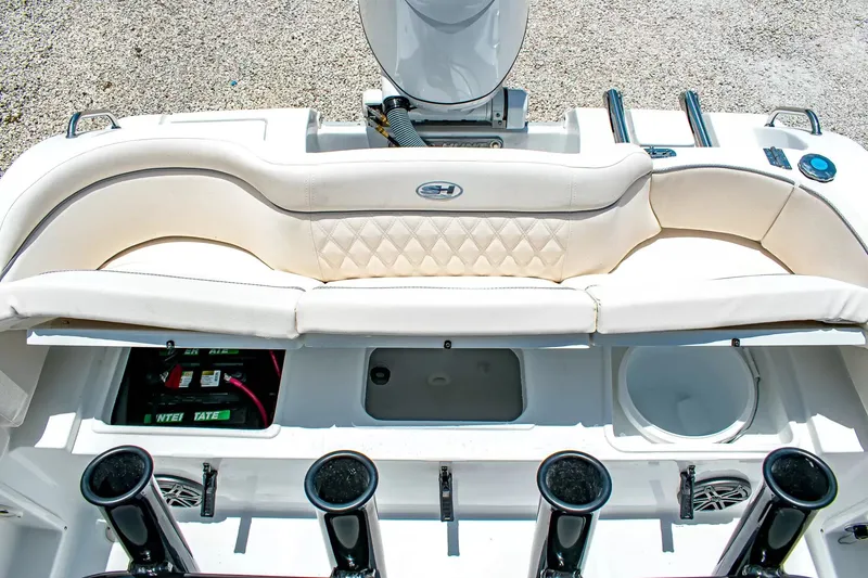Slide: The Image of Sea Hunt Ultra 219 2027 - 6