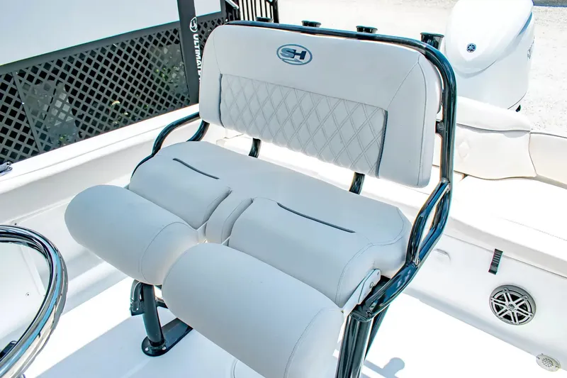 Slide: The Image of Sea Hunt Ultra 219 2027 - 18