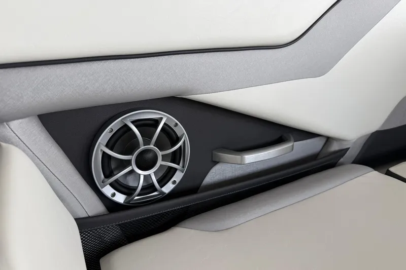 Slide: The Image of 2022 Yamaha Boats 252SD interior speaker and handle detail. - 21
