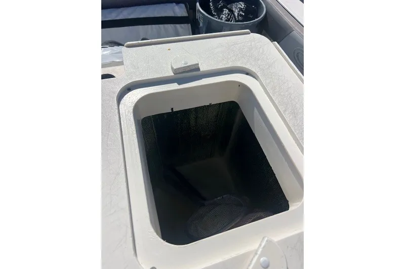 Slide: The Image of Livewell compartment on 2023 Defiance Guadalupe 290 EX boat. - 22