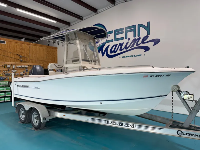 Slide: The Image of Sea Hunt ULTRA 21 2010 - 3