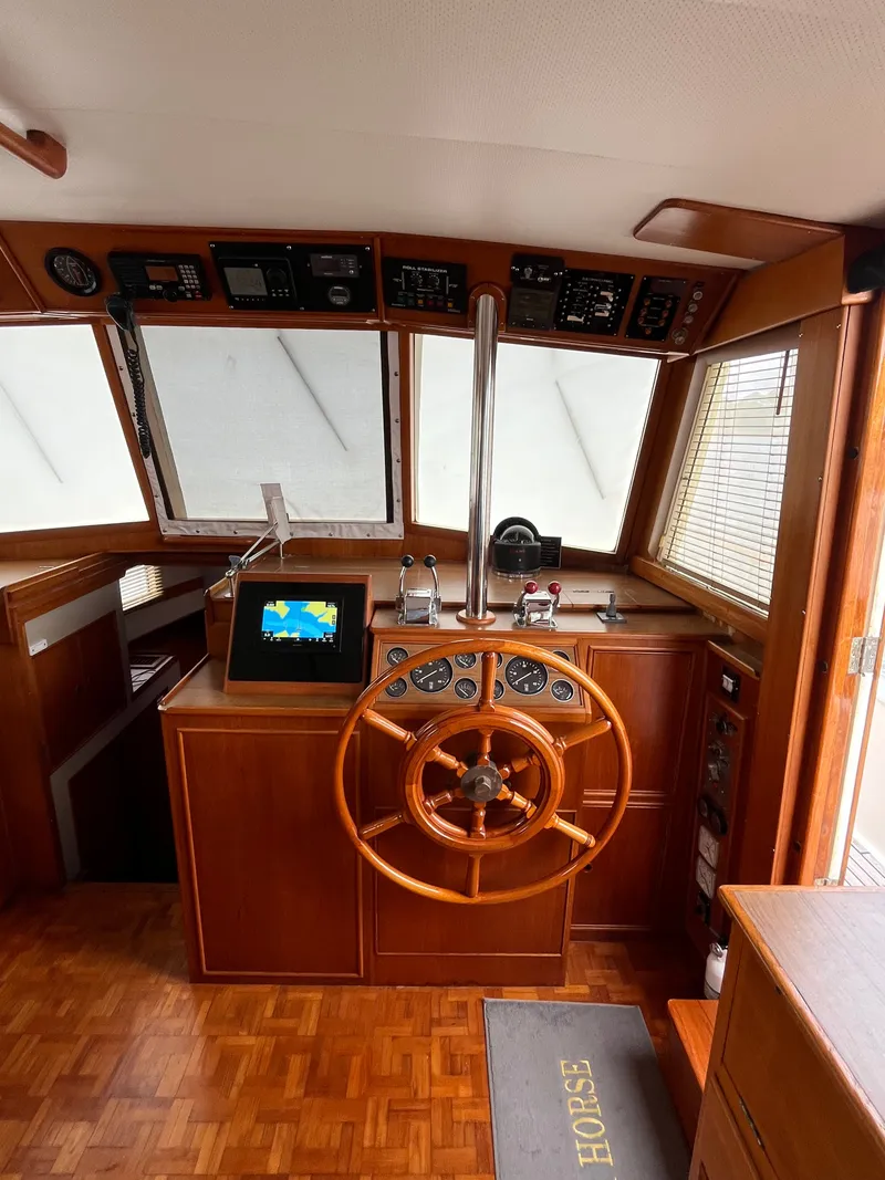 Slide: The Image of Seahorse 1989 Grand Banks 42 Legasea Marine - 9