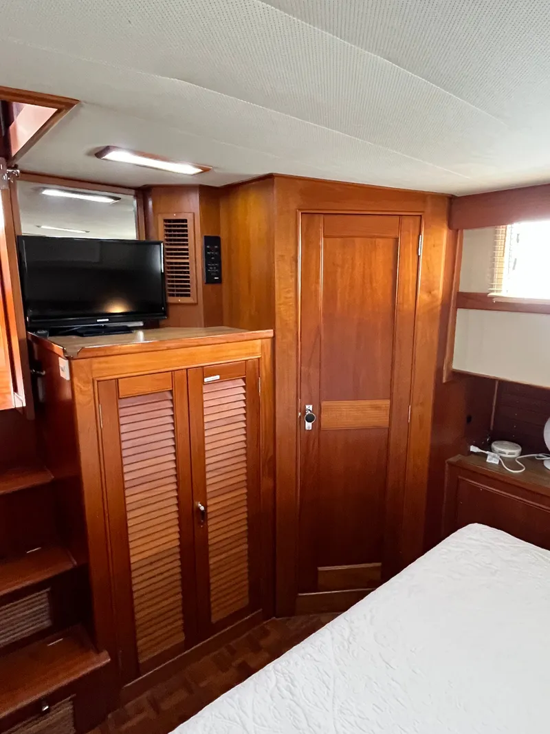 Slide: The Image of Seahorse 1989 Grand Banks 42 Legasea Marine - 31