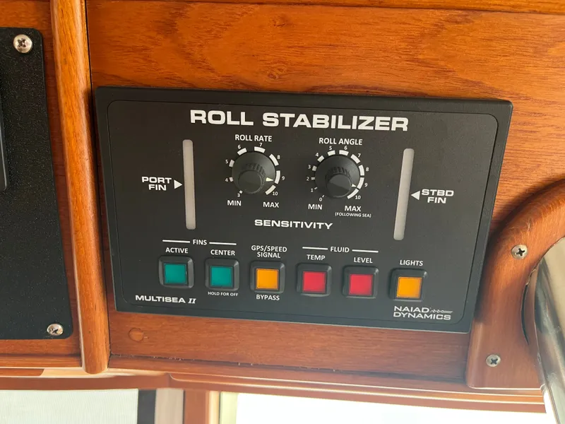 Slide: The Image of Seahorse 1989 Grand Banks 42 Legasea Marine - 14