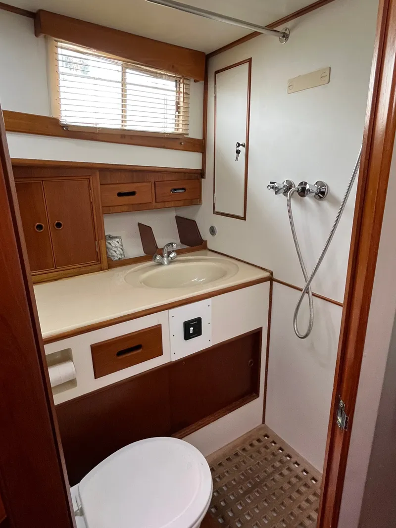 Slide: The Image of Seahorse 1989 Grand Banks 42 Legasea Marine - 43