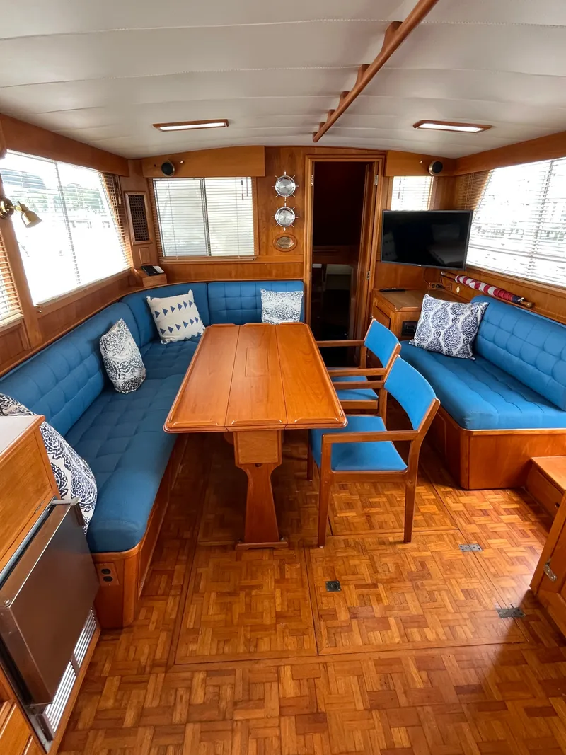 Slide: The Image of Seahorse 1989 Grand Banks 42 Legasea Marine - 5