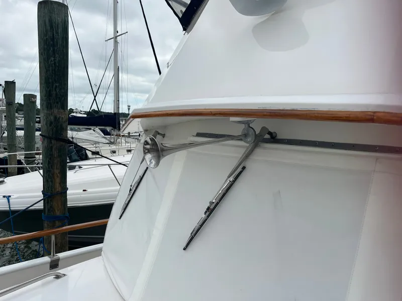 Slide: The Image of Seahorse 1989 Grand Banks 42 Legasea Marine - 66