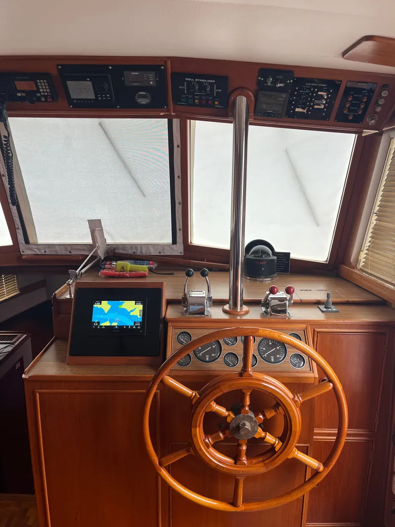 Slide: The Image of Seahorse 1989 Grand Banks 42 Legasea Marine - 10