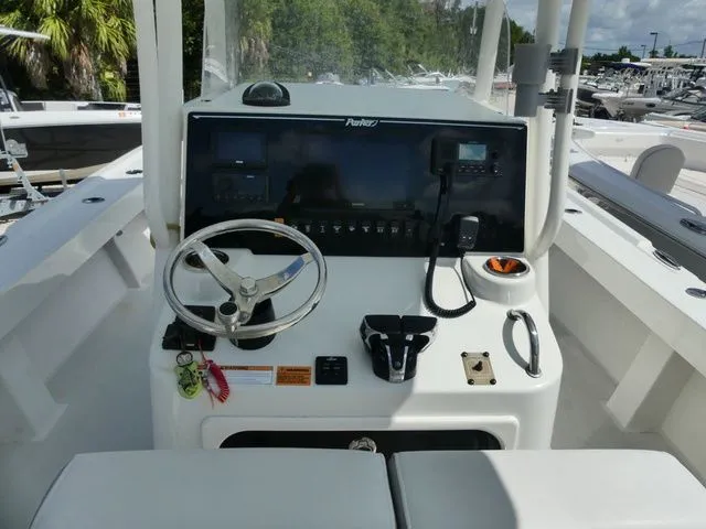 Slide: The Image of Parker Marine 2801 Center Console 2022 - 11