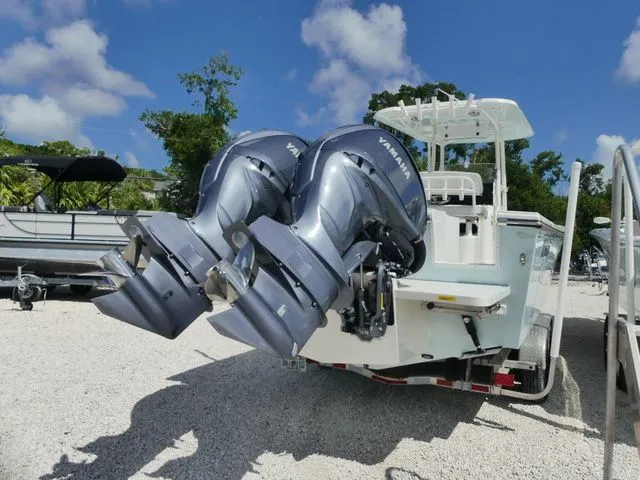 Slide: The Image of Parker Marine 2801 Center Console 2022 - 6