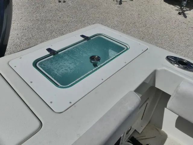 Slide: The Image of Parker Marine 2801 Center Console 2022 - 8
