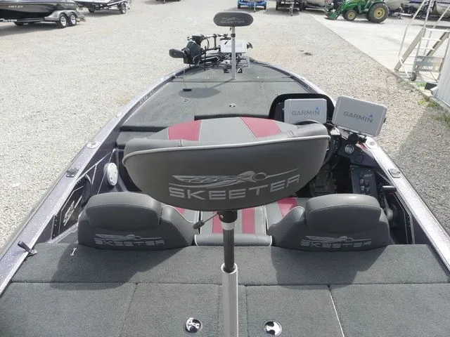 Slide: The Image of Skeeter ZX200 2018 - 27