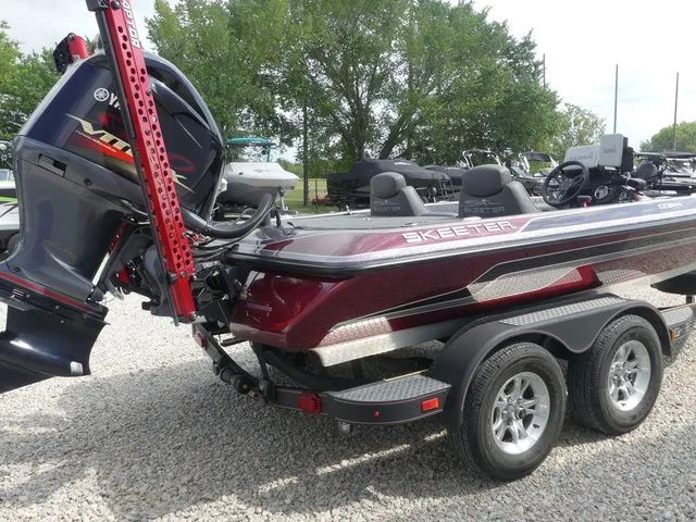 Slide: The Image of Skeeter ZX200 2018 - 6