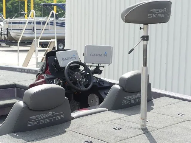 Slide: The Image of Skeeter ZX200 2018 - 30