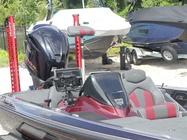 Slide: The Image of Skeeter ZX200 2018 - 22