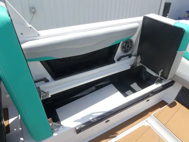 Slide: The Image of Axis T220 2022 - 31