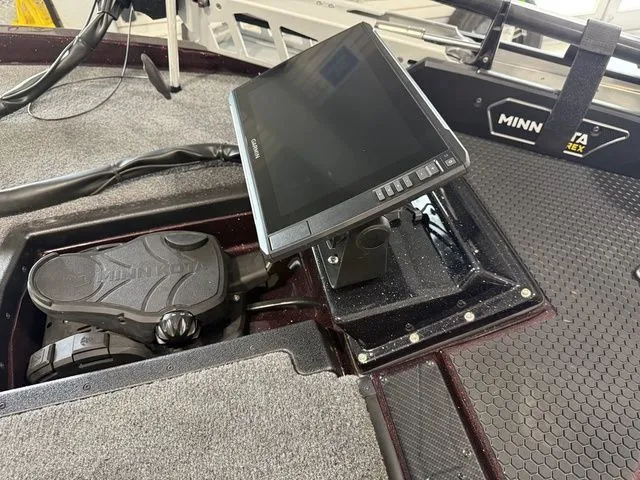 Slide: The Image of Phoenix Bass Boat 921 Elite X 2026 - 8