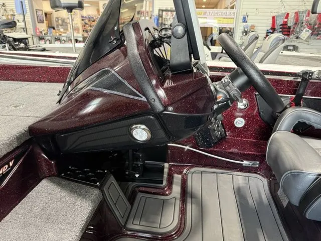 Slide: The Image of Phoenix Bass Boat 921 Elite X 2026 - 5