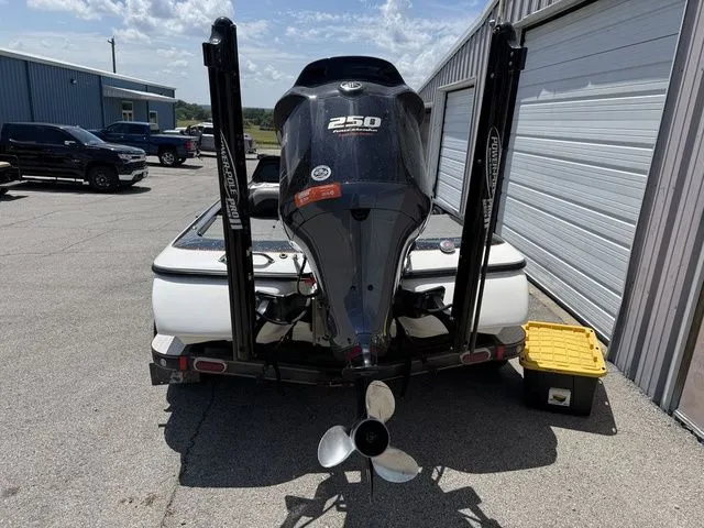 Slide: The Image of Skeeter ZX20 2013 - 3