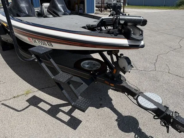 Slide: The Image of Skeeter ZX20 2013 - 8