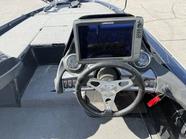 Slide: The Image of Skeeter ZX20 2013 - 22
