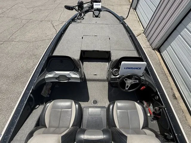 Slide: The Image of Skeeter ZX20 2013 - 17