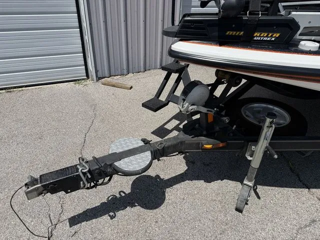 Slide: The Image of Skeeter ZX20 2013 - 7