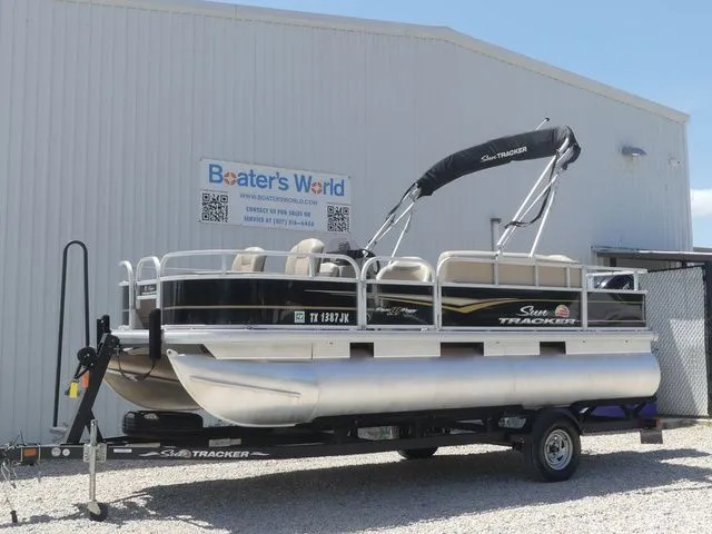 The Image of Sun Tracker Bass Buggy 18 DLX 2021 - 1