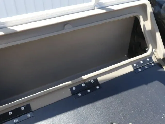 Slide: The Image of Sun Tracker Bass Buggy 18 DLX 2021 - 35