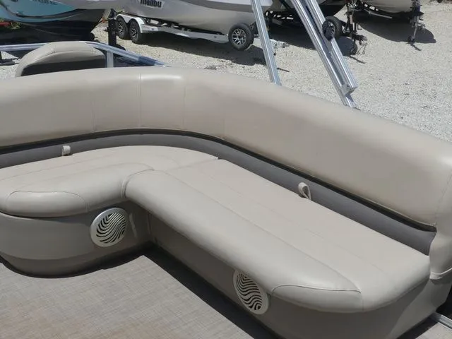Slide: The Image of Sun Tracker Bass Buggy 18 DLX 2021 - 56