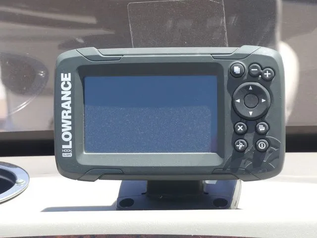 Slide: The Image of Sun Tracker Bass Buggy 18 DLX 2021 - 64