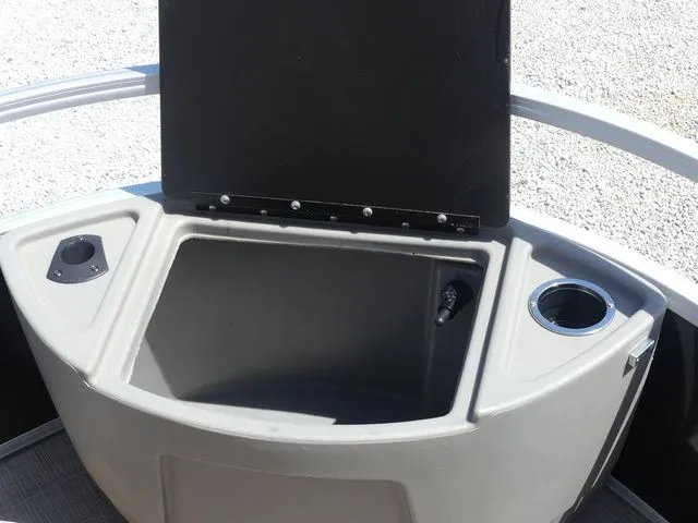 Slide: The Image of Tracker FISHIN BARGE 22DLX 2022 - 29