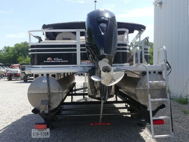 Slide: The Image of Tracker FISHIN BARGE 22DLX 2022 - 6