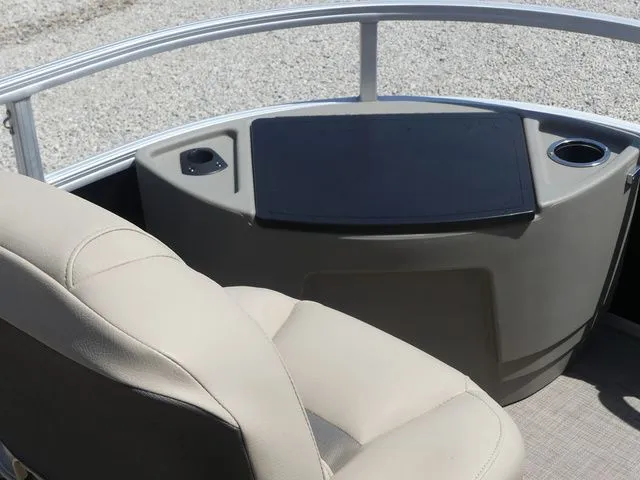 Slide: The Image of Tracker FISHIN BARGE 22DLX 2022 - 26